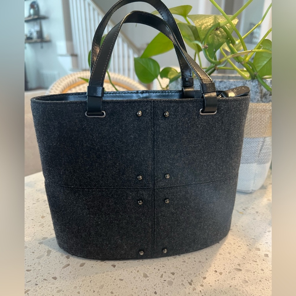 Tod’s WOOL Studded Top-Handle Bag WORN BY PRINCESS CAROLINE in 2022 - Picture 3 of 12